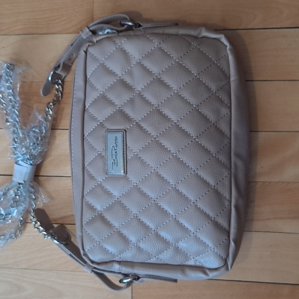 Bella Russo quilted style crossbody purse, chain strap, beige, blush 💗